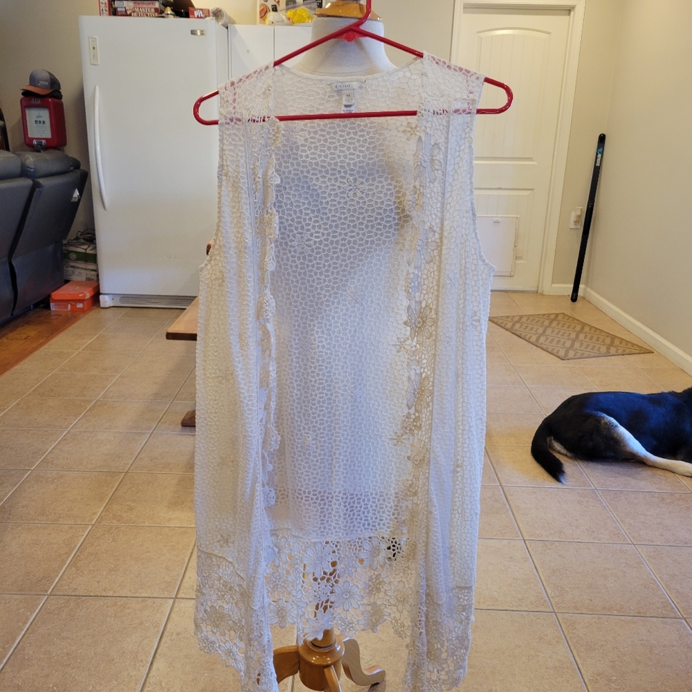 💄EUC~ BOHO STYLE CROCHETED SLEEVELESS VEST
